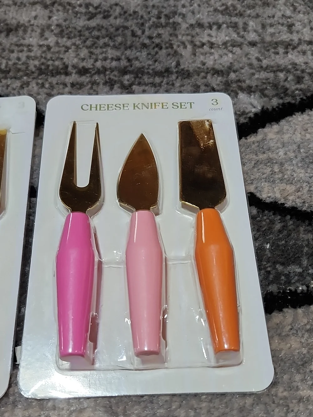 BULLSEYE PLAYGOUND SET-OF-2 STAINLESS STEEL ESSENTIAL CHEESE KNIFE SETS